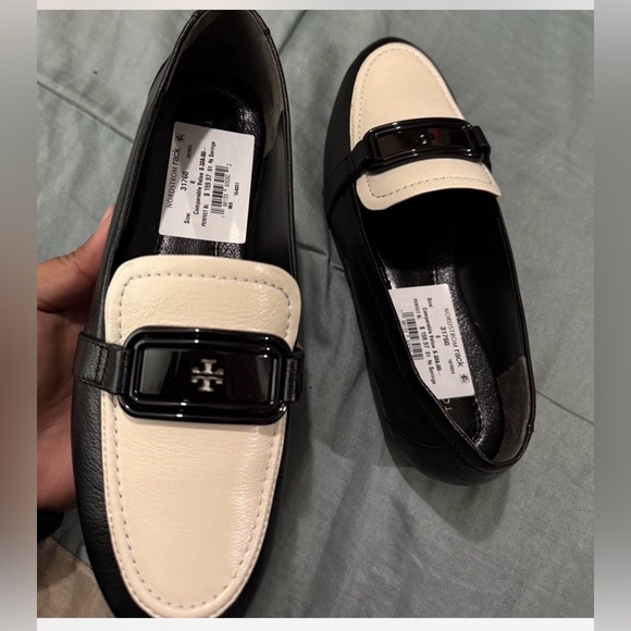 NWT Tory Burch Nordstrom Black and Cream WomenLoafers 6